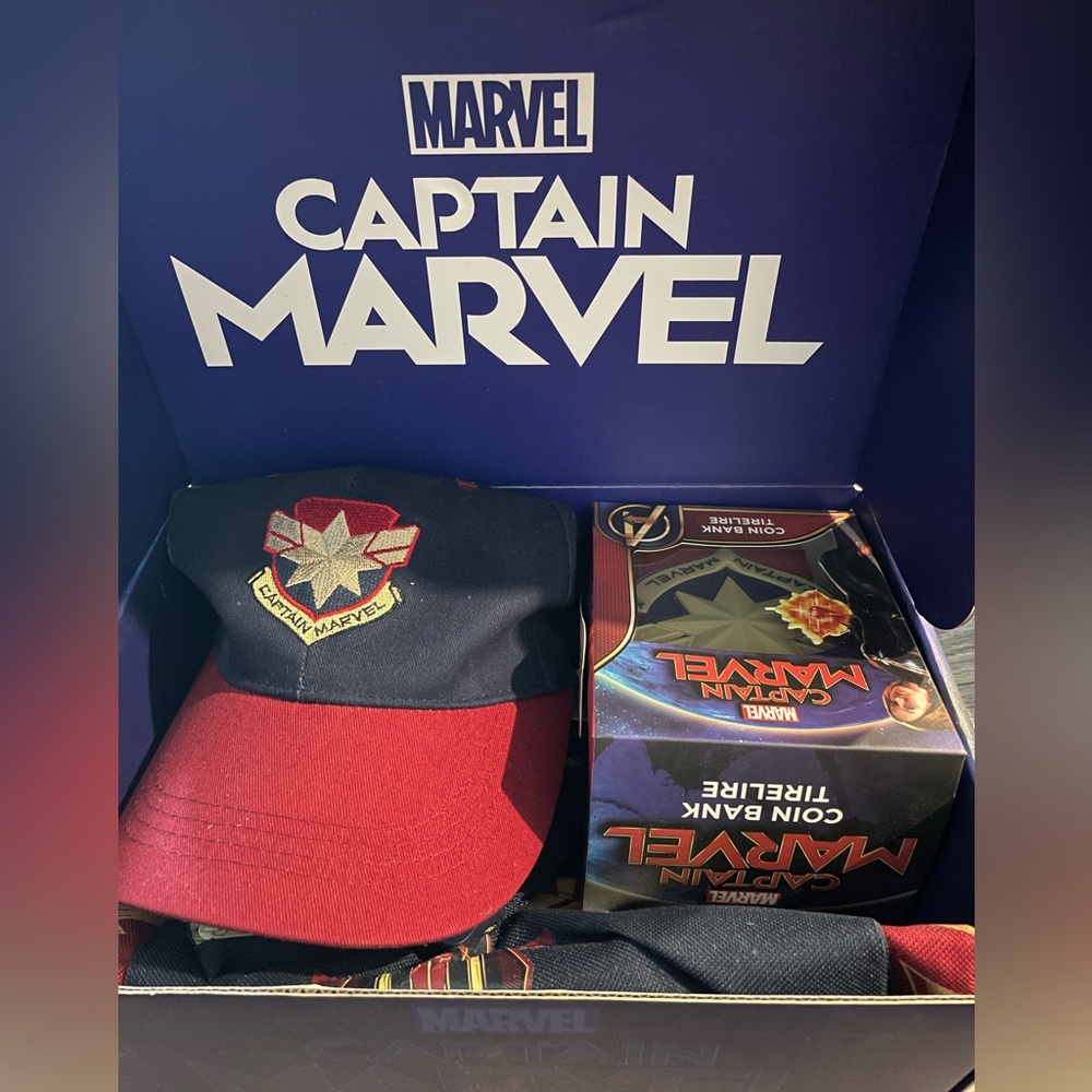 Captain Marvel Collector Box